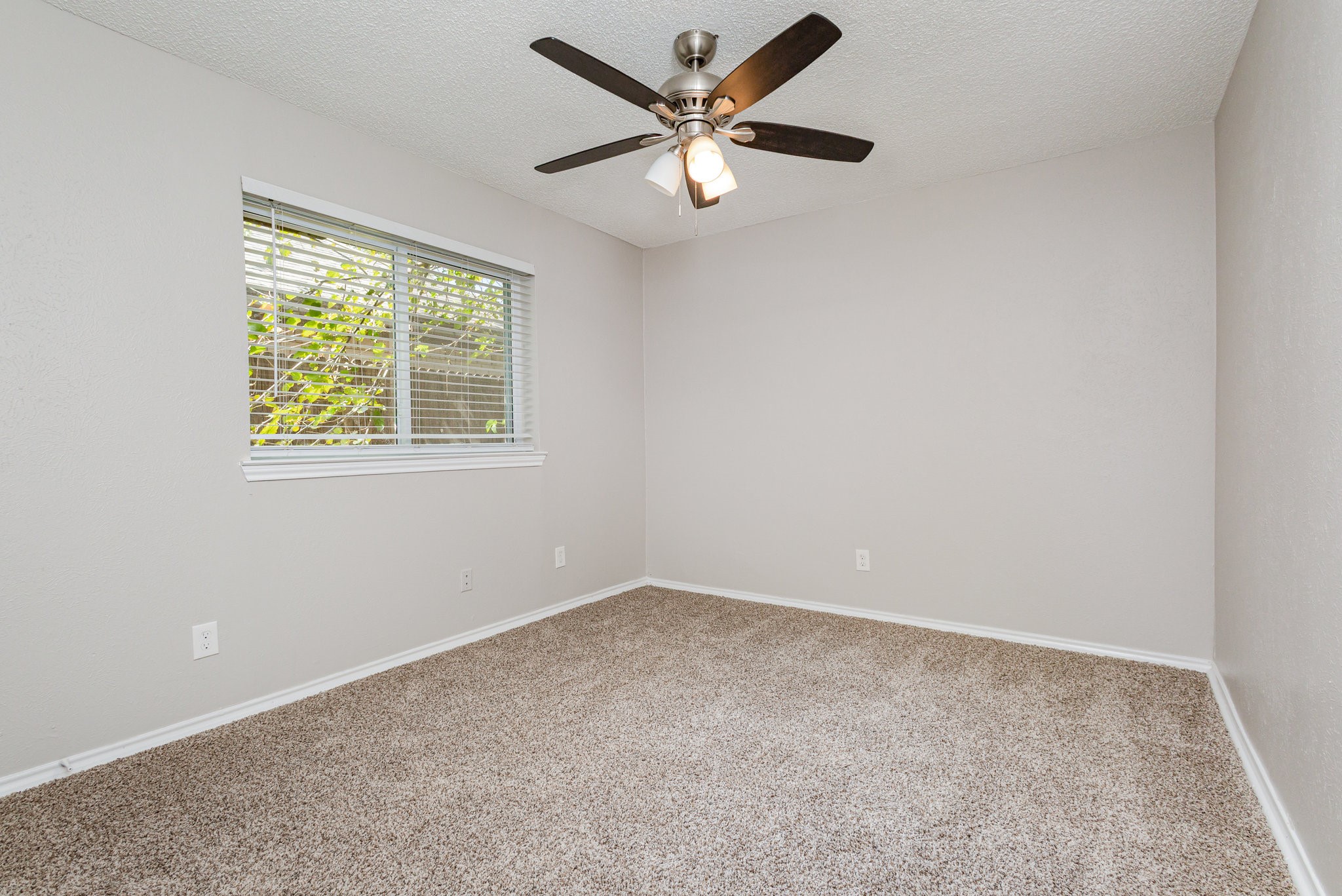 1017 Westminster Lane Garland TX 75040
