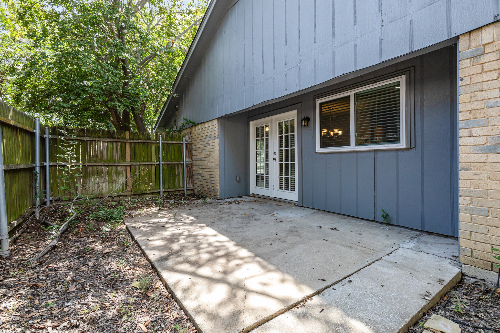 1017 Westminster Lane Garland TX 75040
