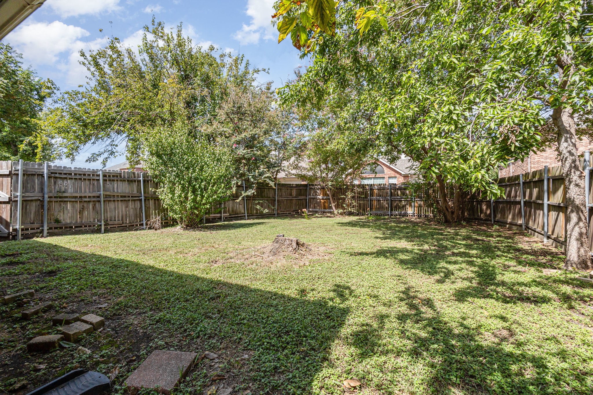 1017 Westminster Lane Garland TX 75040