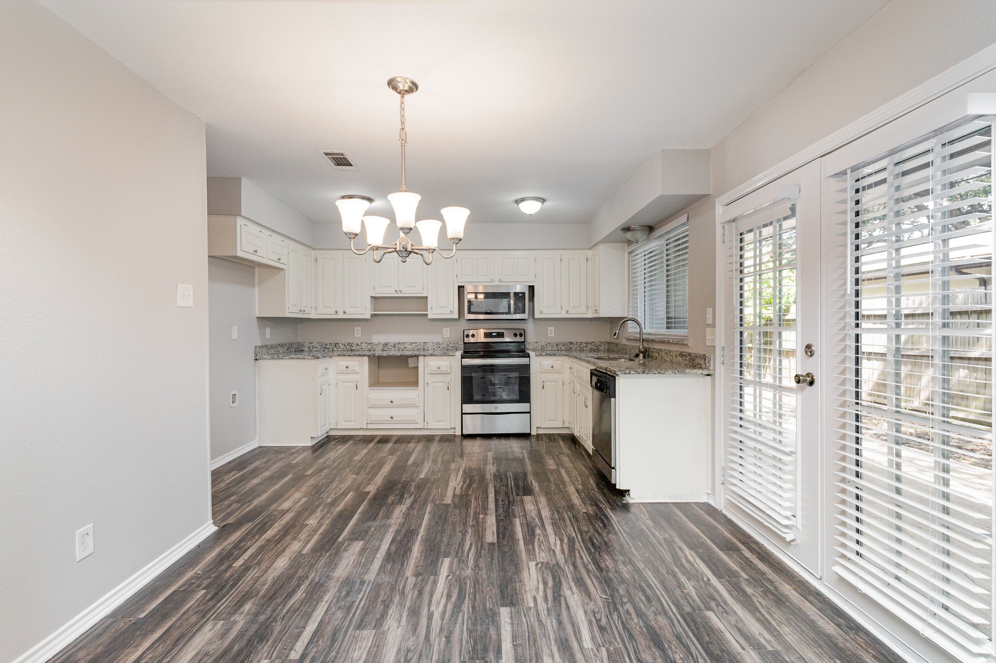 1017 Westminster Lane Garland TX 75040