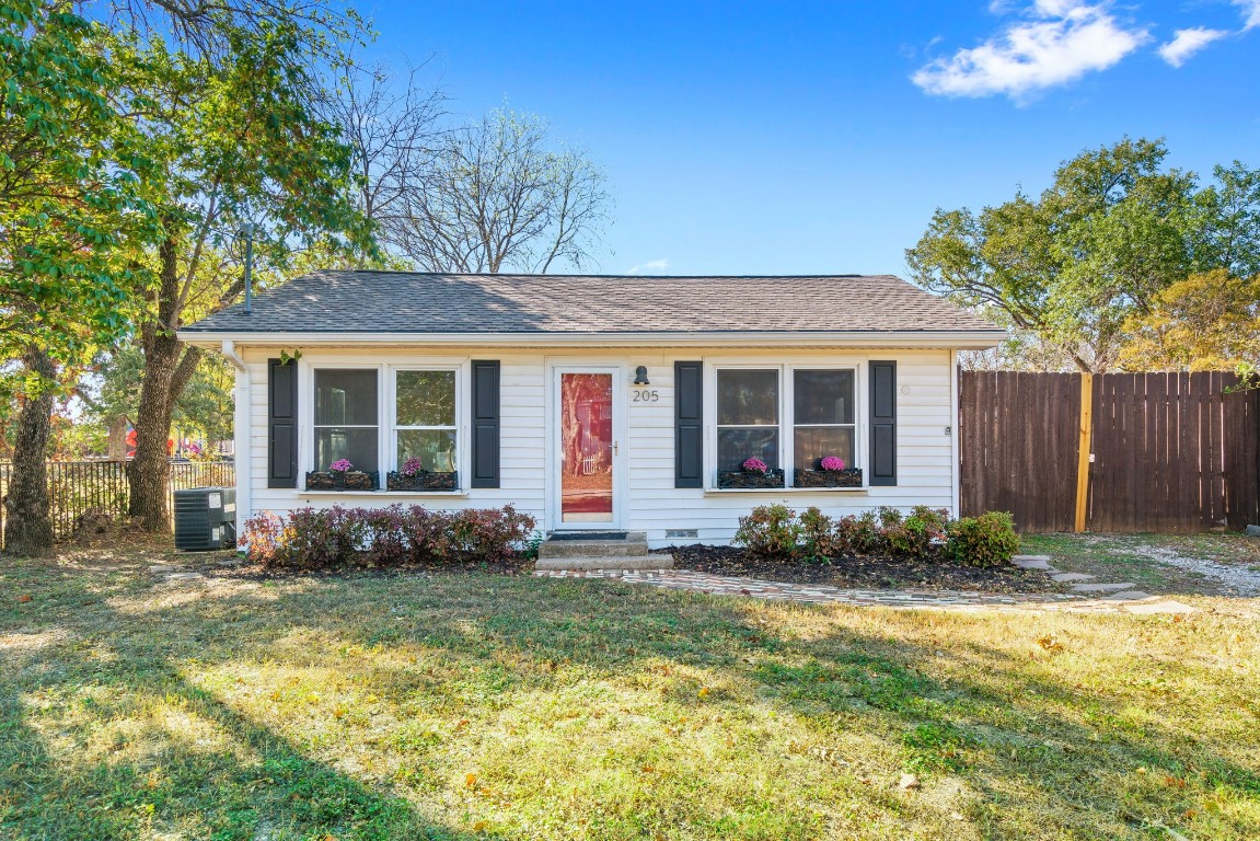 205 Gotcher Avenue Lake Dallas TX 75065