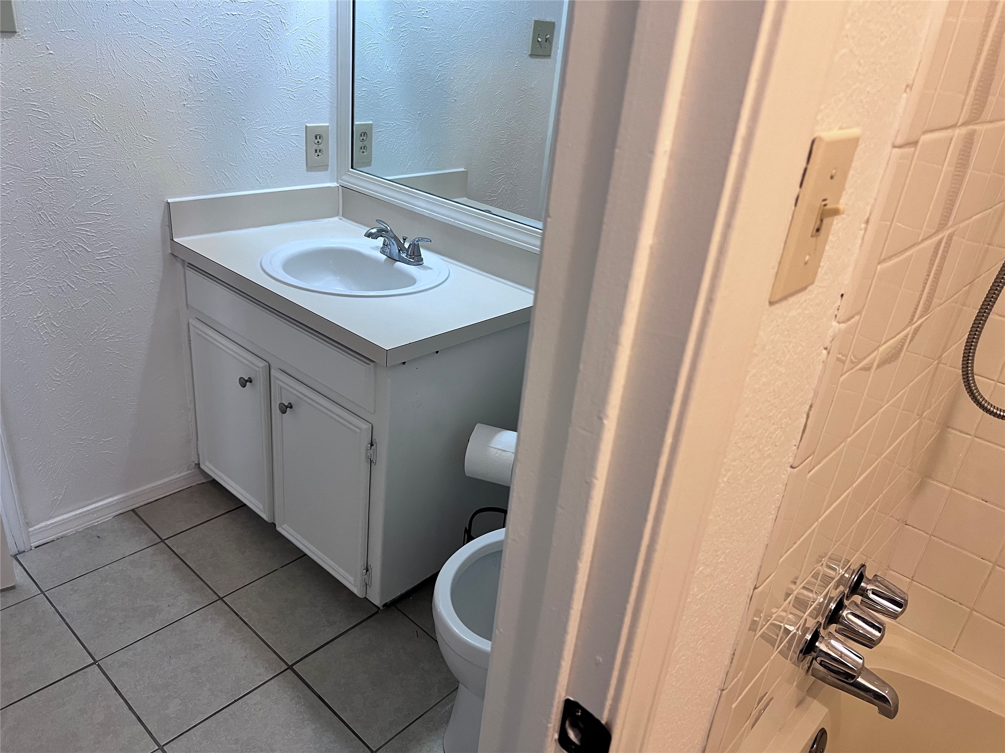 2715/2717 Parkchester Drive Arlington TX 76015