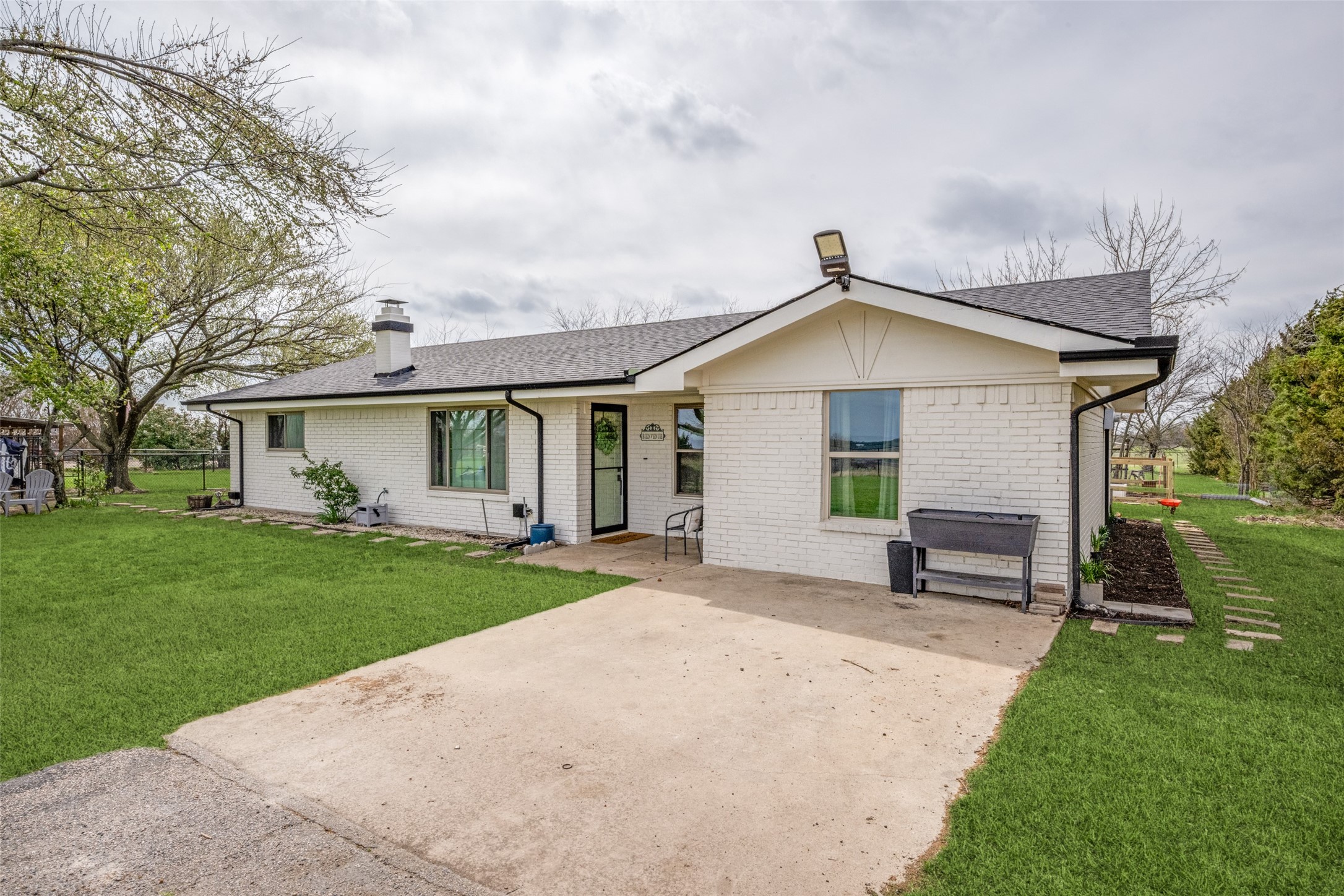 6482 County Road 321 Valley View TX 76272