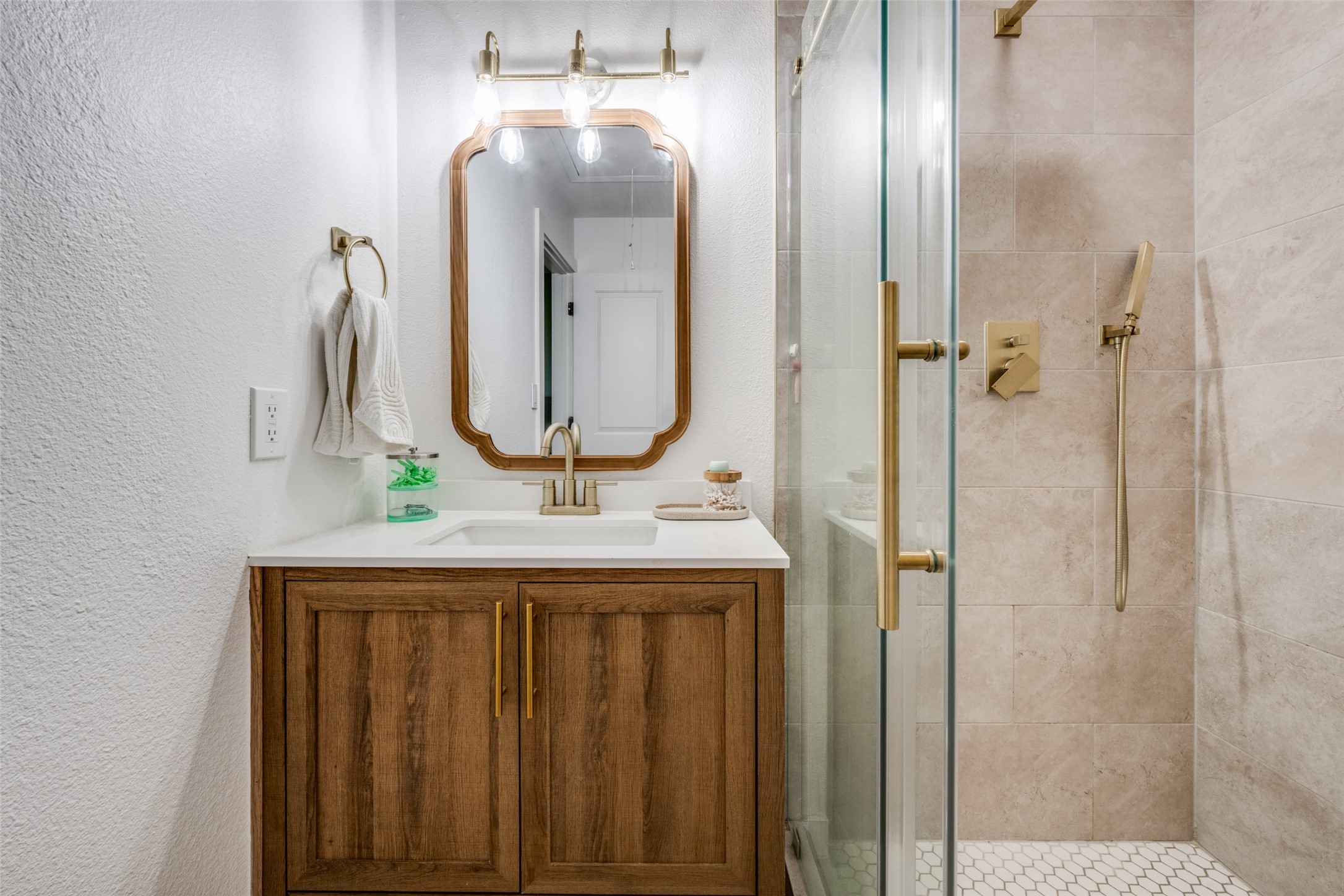 6482 County Road 321 Valley View TX 76272