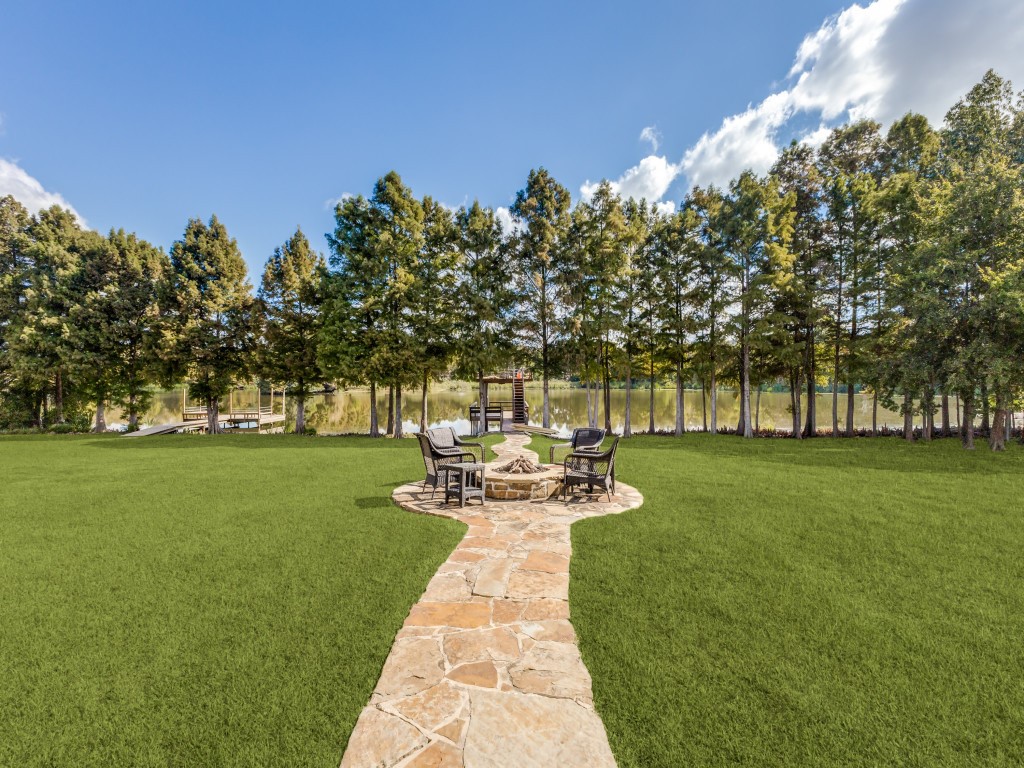 5848 Lago Vista Drive Athens TX 75752