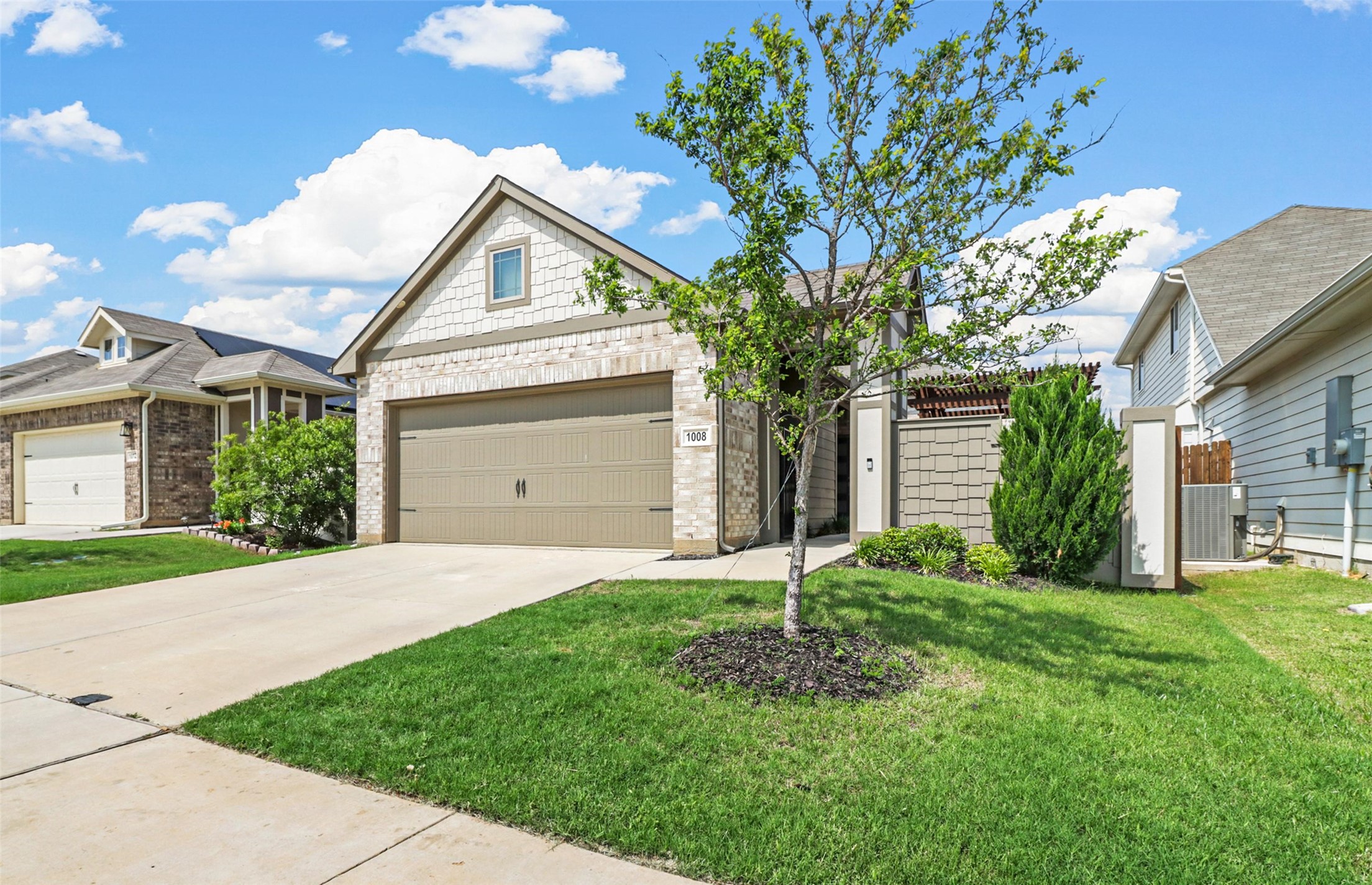 1008 Crockett Street Aubrey TX 76227