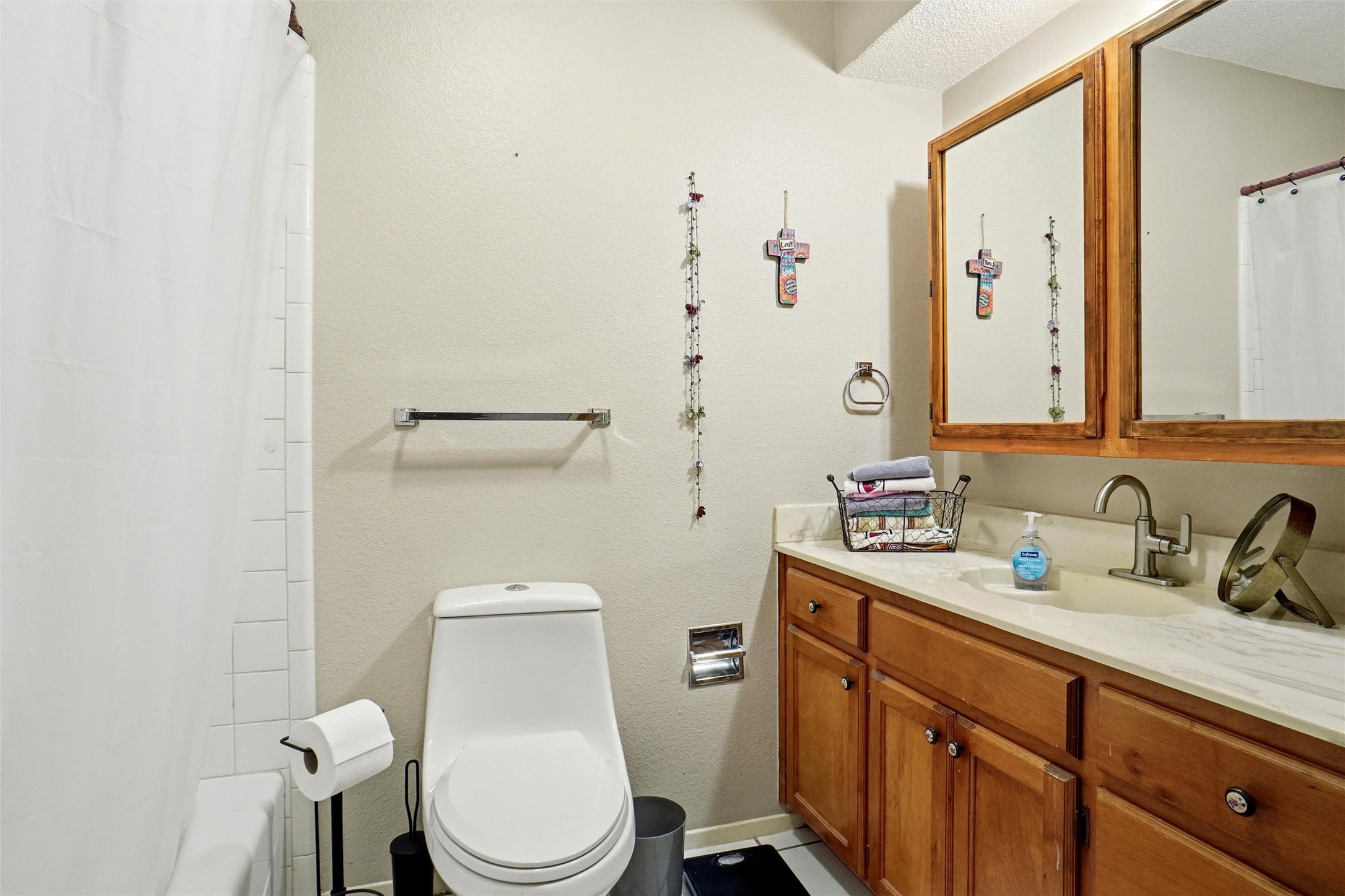 1004 Gladstone Avenue Azle TX 76020
