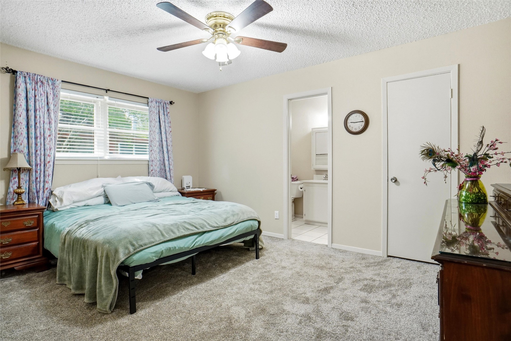 1004 Gladstone Avenue Azle TX 76020