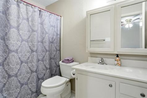 1004 Gladstone Avenue Azle TX 76020