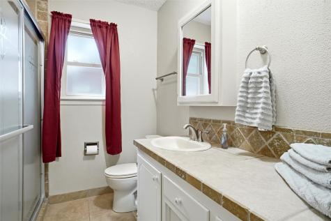 1004 Gladstone Avenue Azle TX 76020