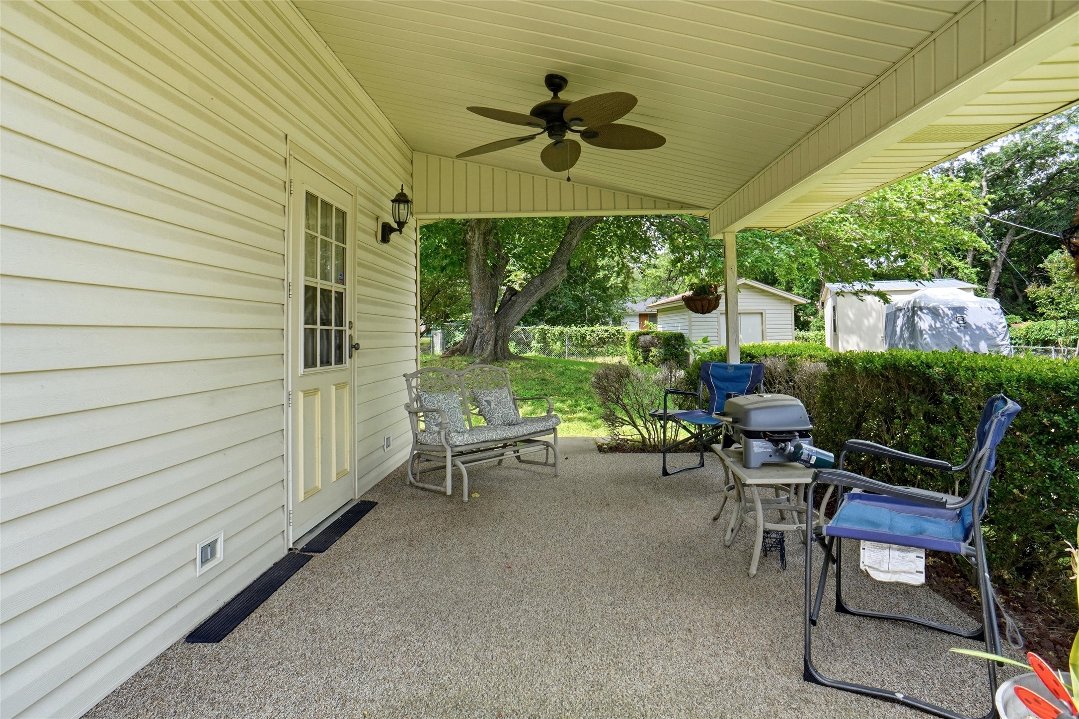 1004 Gladstone Avenue Azle TX 76020