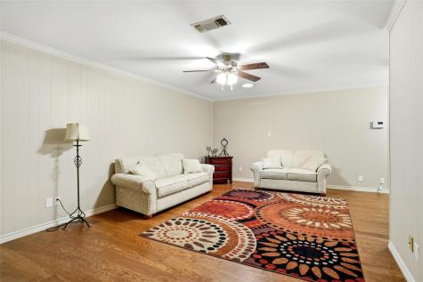 1004 Gladstone Avenue Azle TX 76020