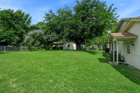 1004 Gladstone Avenue Azle TX 76020