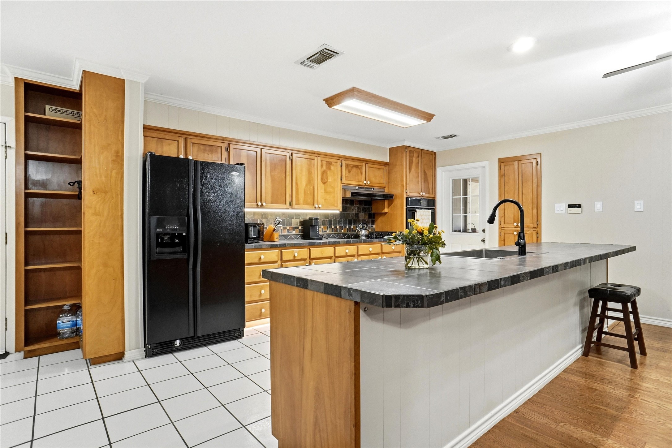 1004 Gladstone Avenue Azle TX 76020