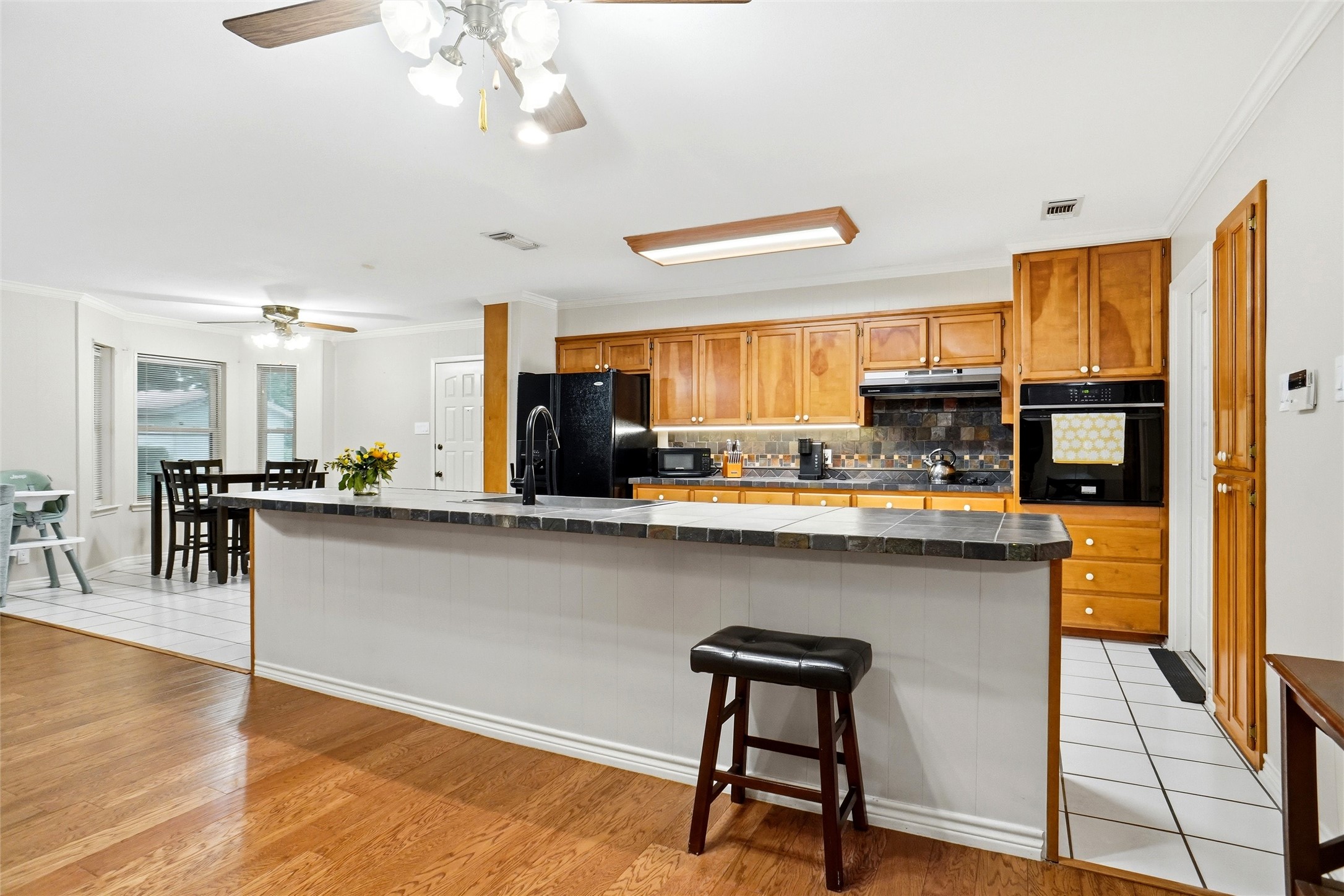 1004 Gladstone Avenue Azle TX 76020