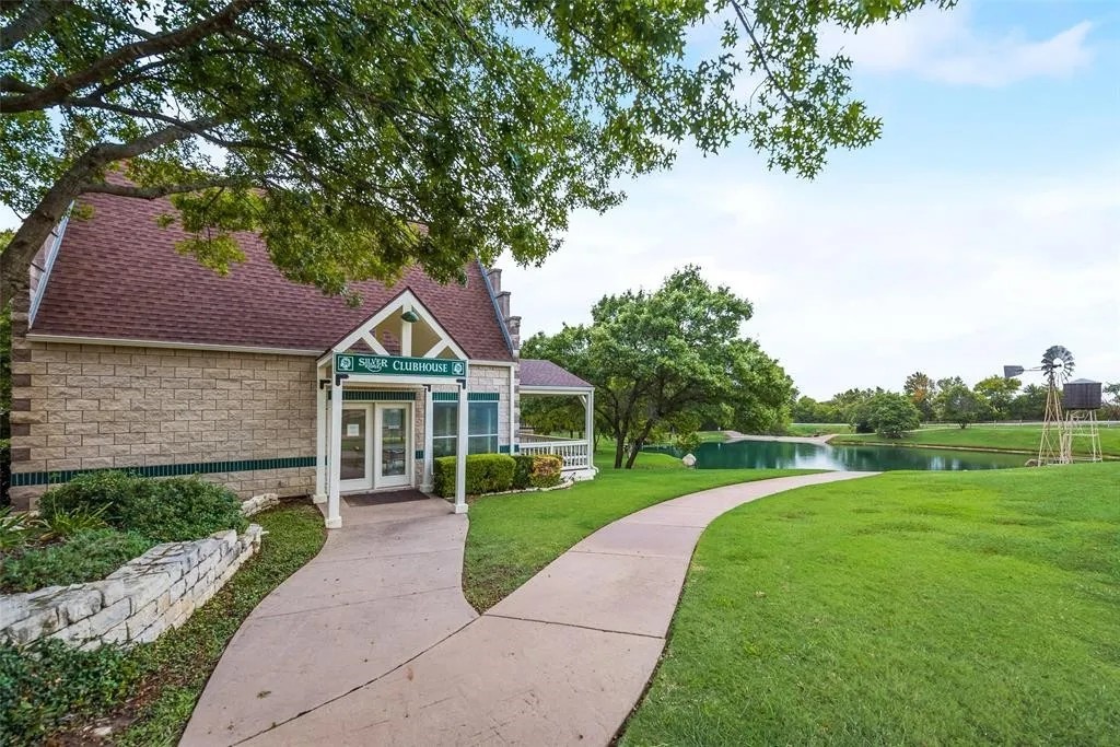 11005 Castle Oak Lane Fort Worth TX 76108