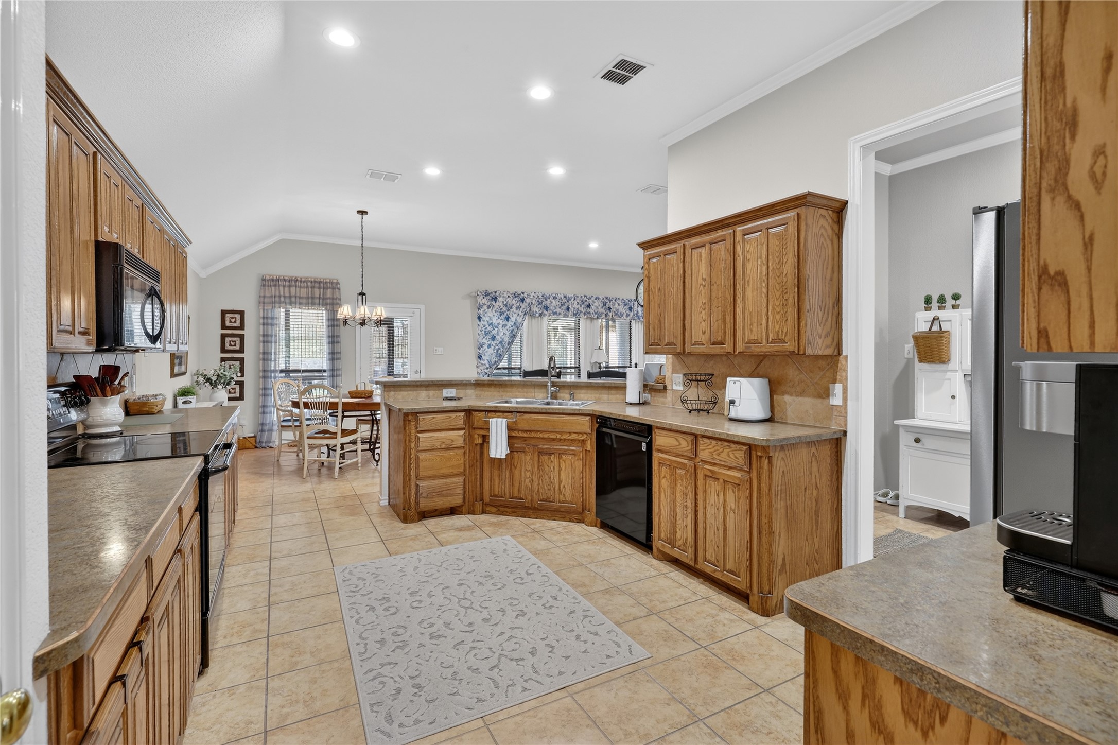 11005 Castle Oak Lane Fort Worth TX 76108