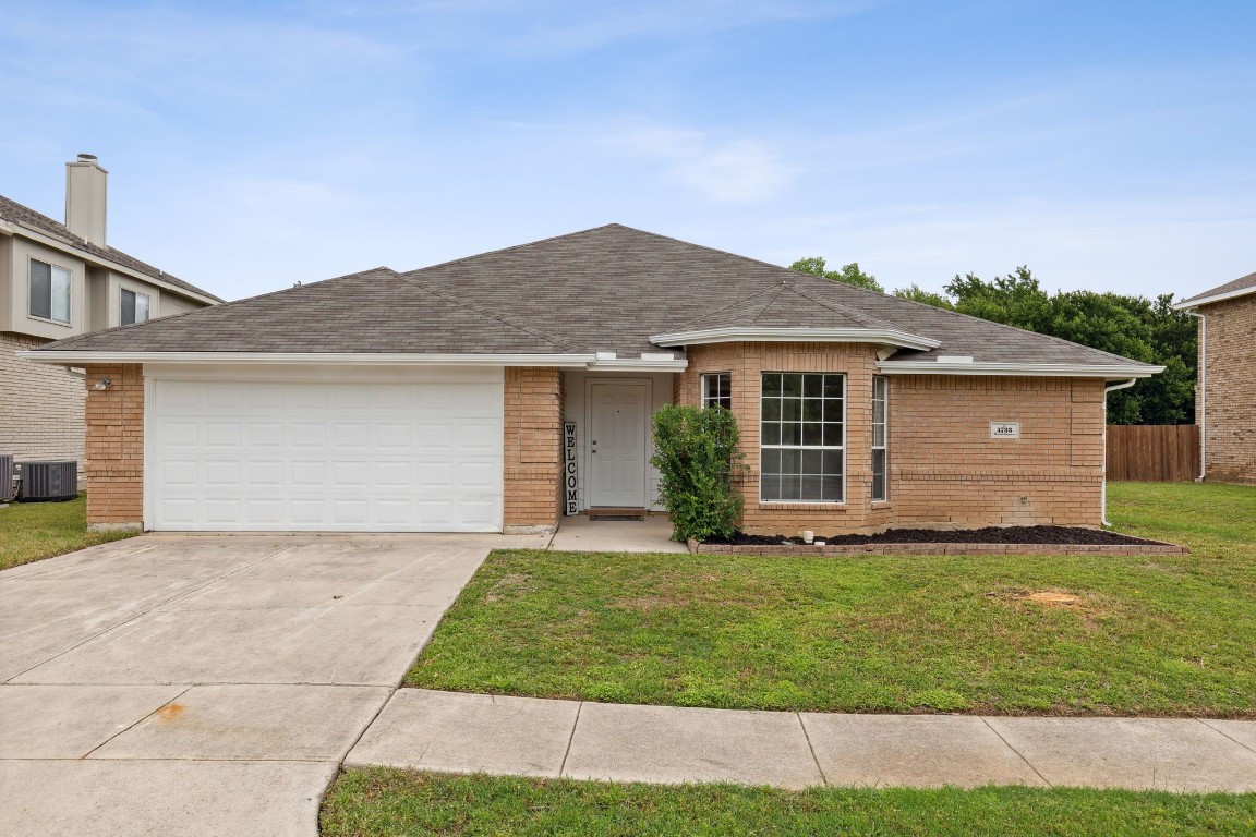 4733 Woodhaven Lane Haltom City TX 76137
