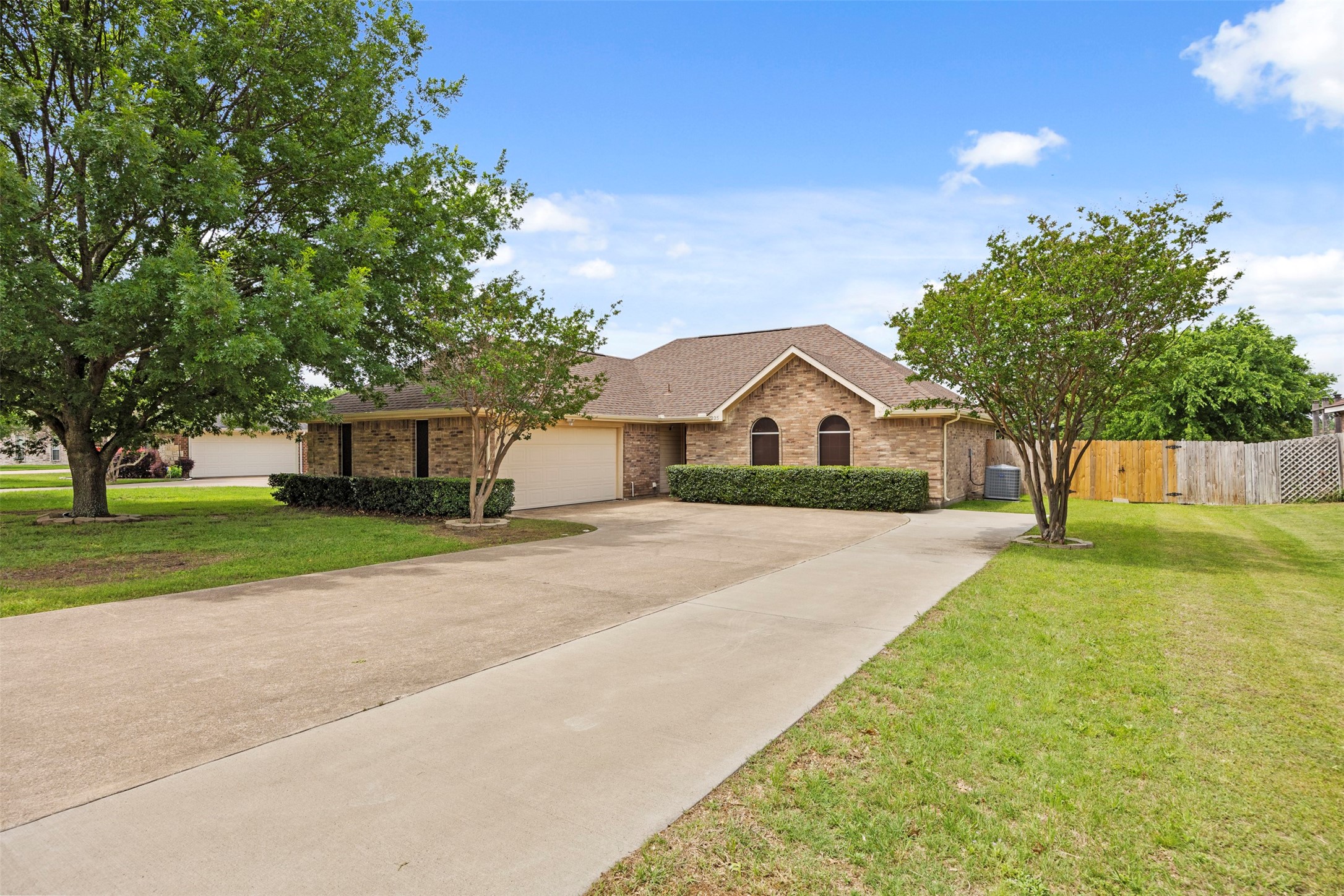 225 Cobblestone Circle Red Oak TX 75154