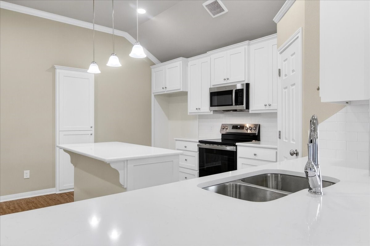 2509 Yoder Lane Robinson TX 76706