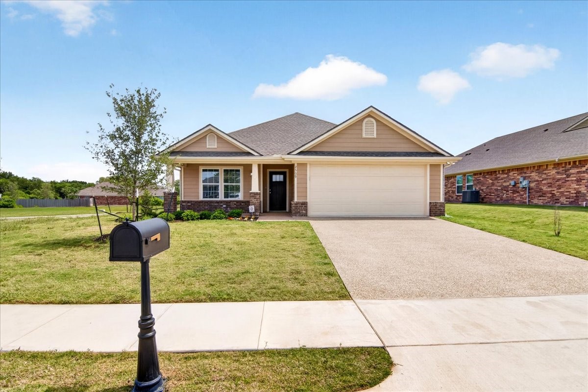2509 Yoder Lane Robinson TX 76706