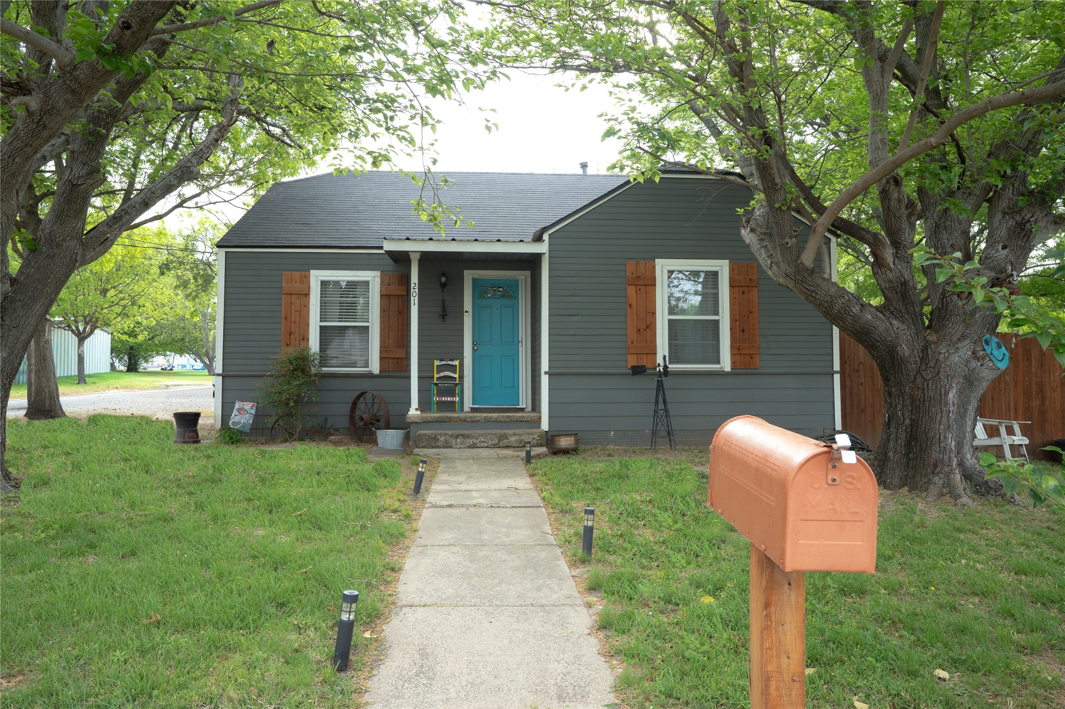 201 S Lane Street Decatur TX 76234