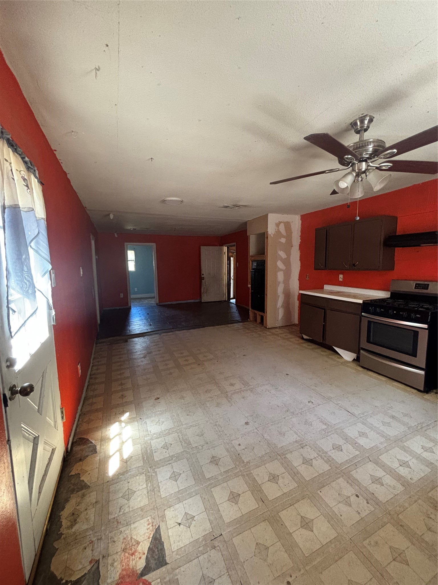 918 Local Vista Drive Dallas TX 75217