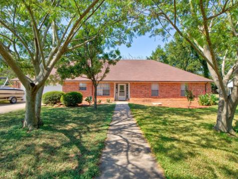 4004 Cherokee Court Granbury TX 76048