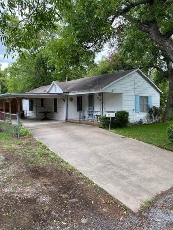 905 E 10th Street Bonham TX 75418