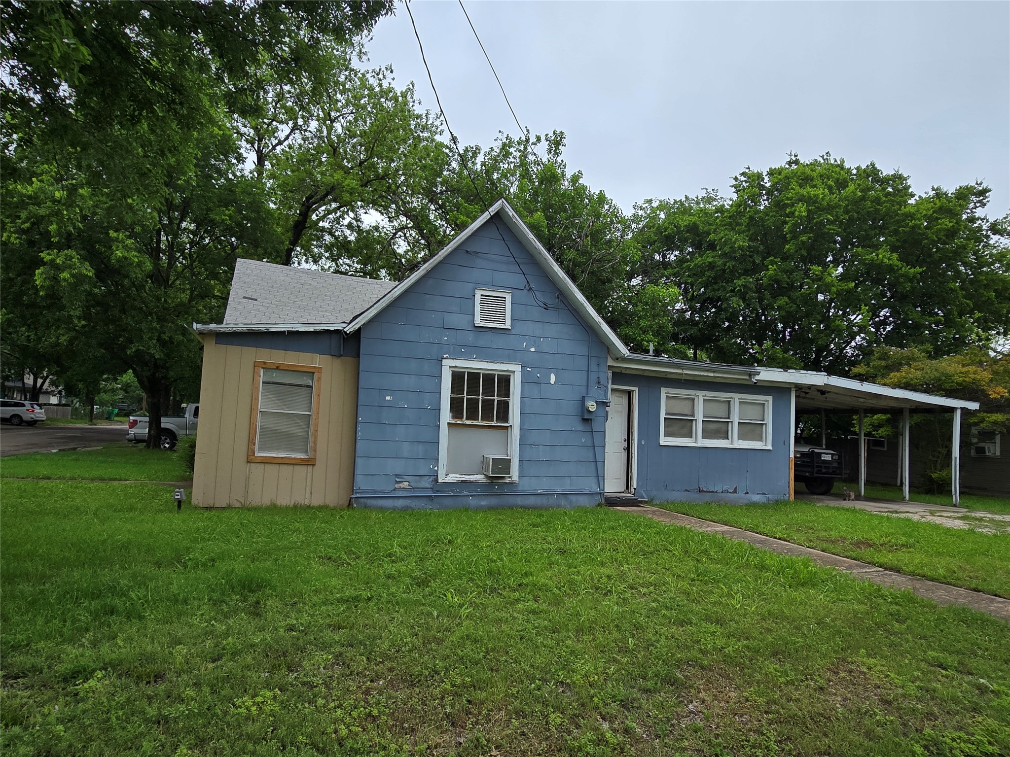 602 N Weaver Street Gainesville TX 76240