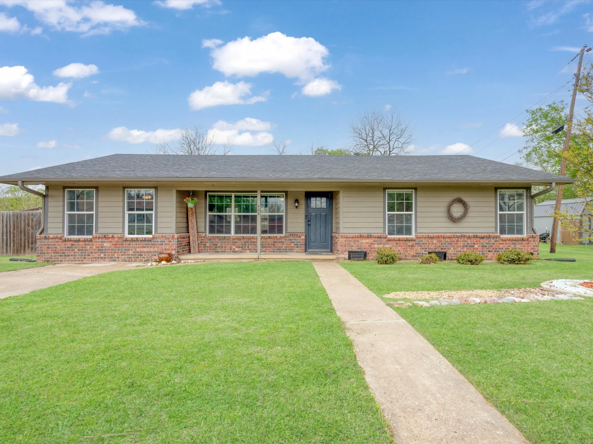 404 W Fowler Street Savoy TX 75479