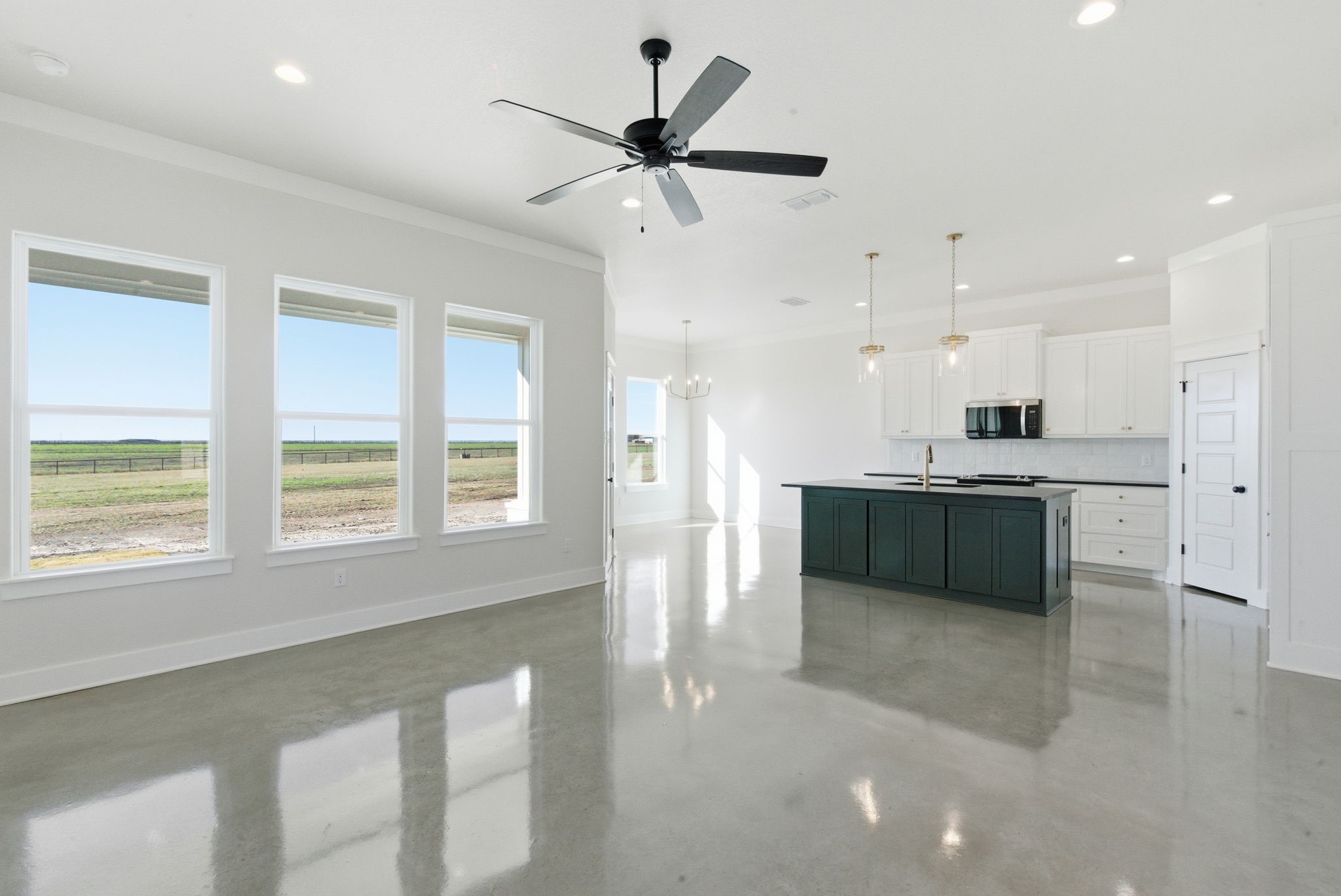 1001 Paramount Drive Cresson TX 76035