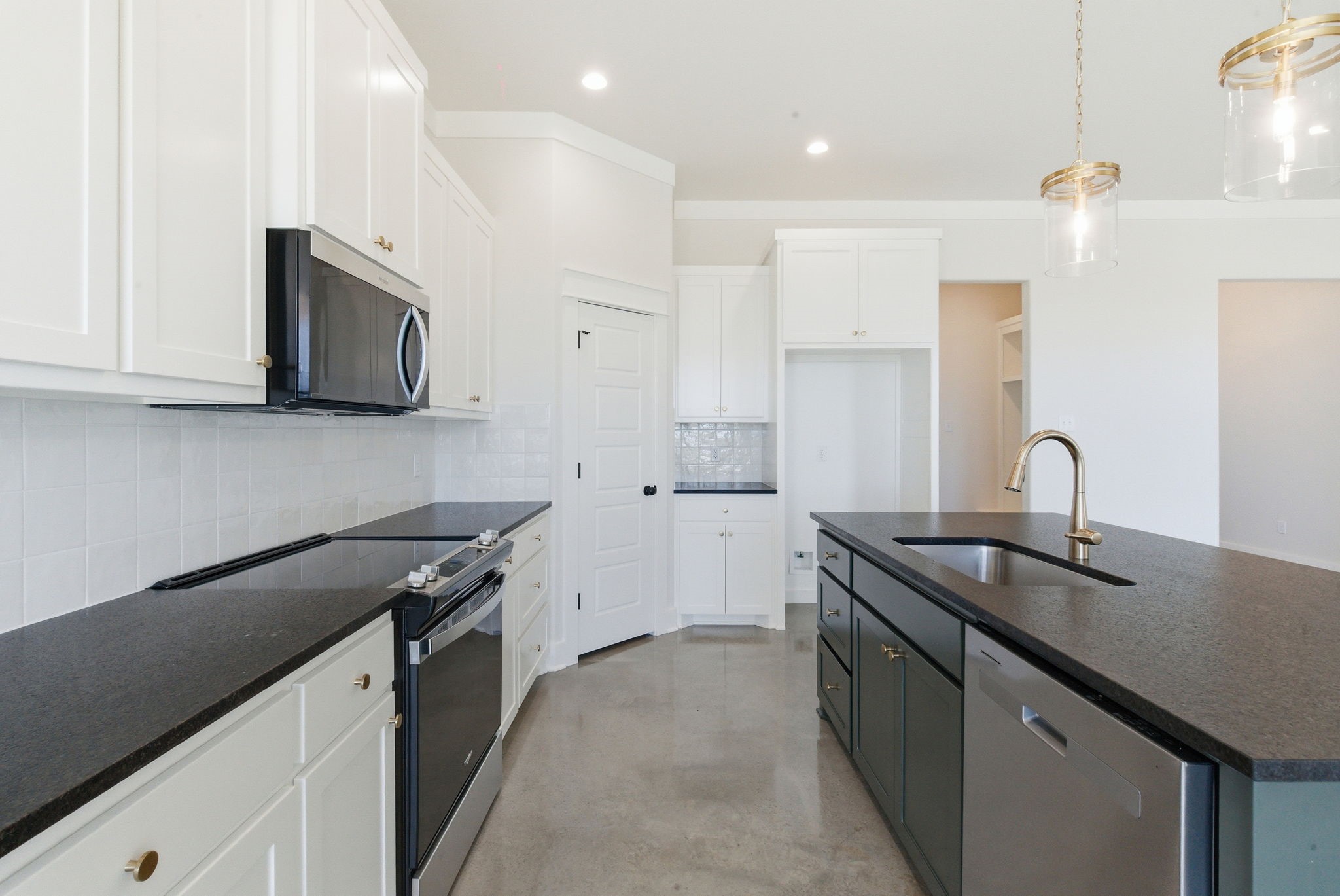 1001 Paramount Drive Cresson TX 76035