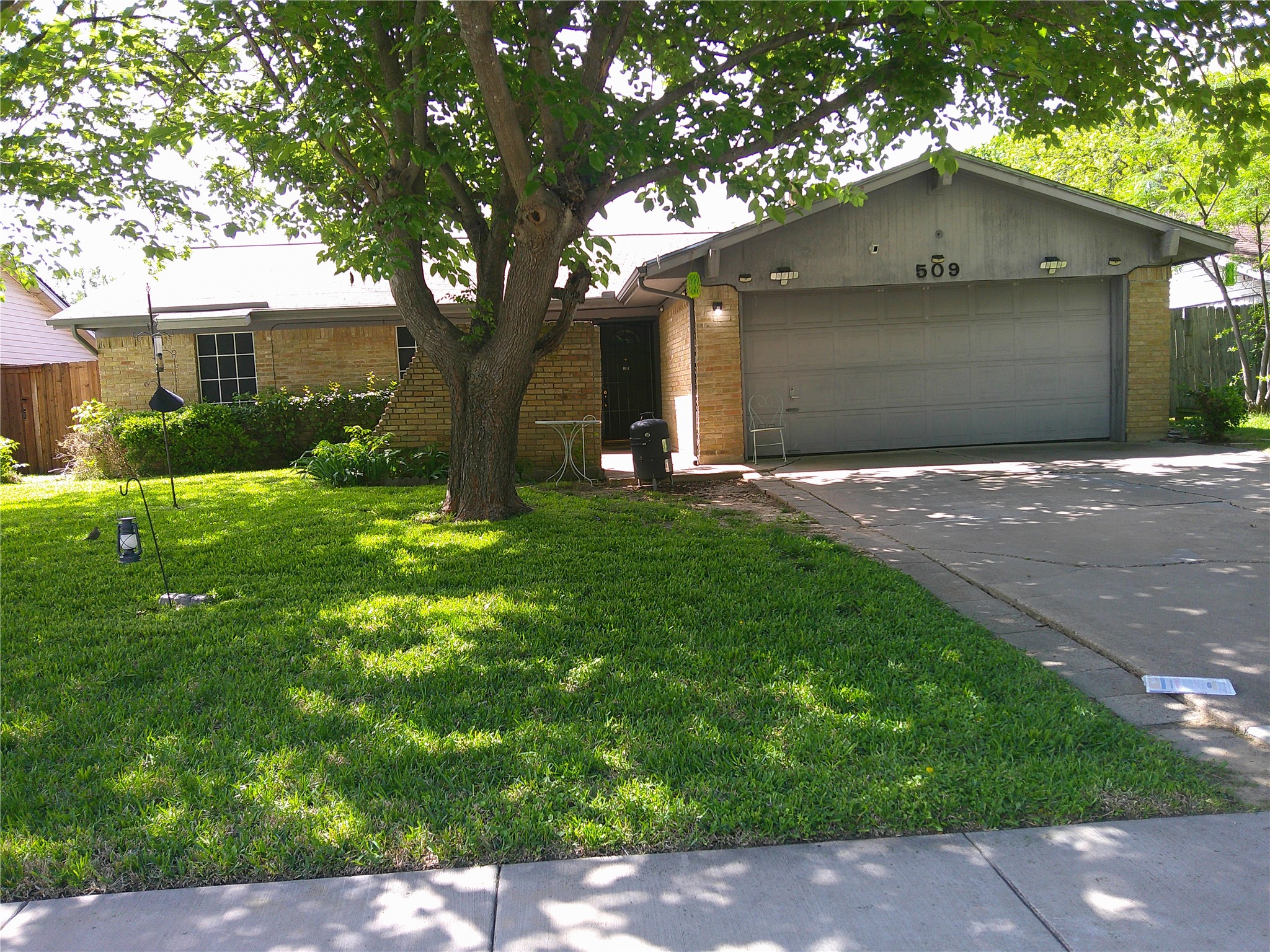 509 W Springdale Lane Grand Prairie TX 75052