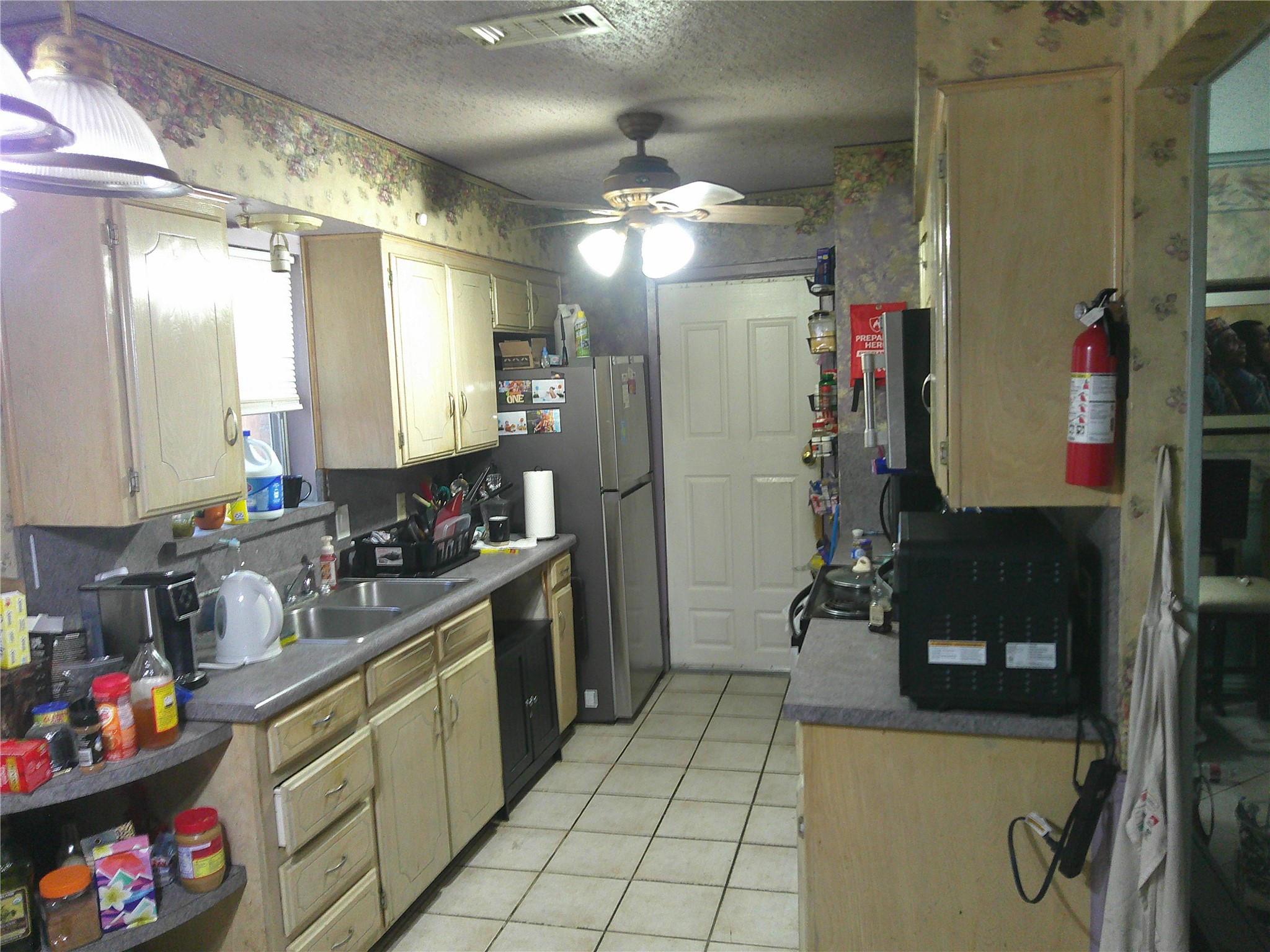 509 W Springdale Lane Grand Prairie TX 75052