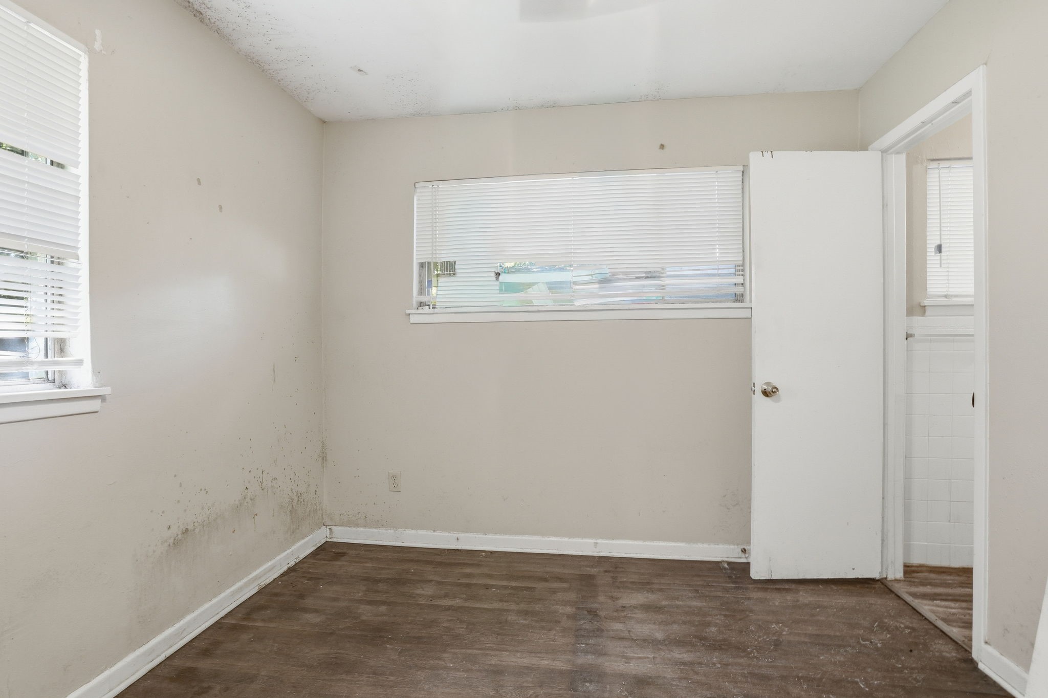 1029 Usher Street Benbrook TX 76126