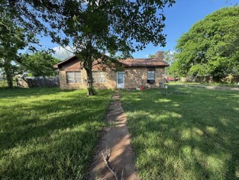 208 N Bridges Elkhart TX 75839