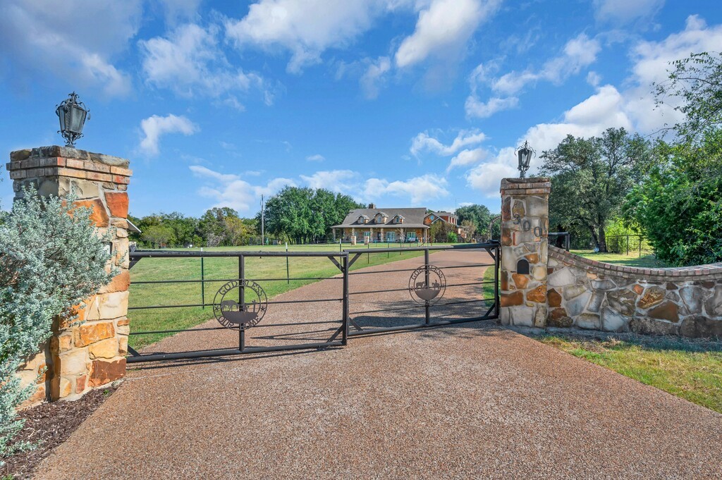 2300 N Rock Creek Road Waco TX 76708
