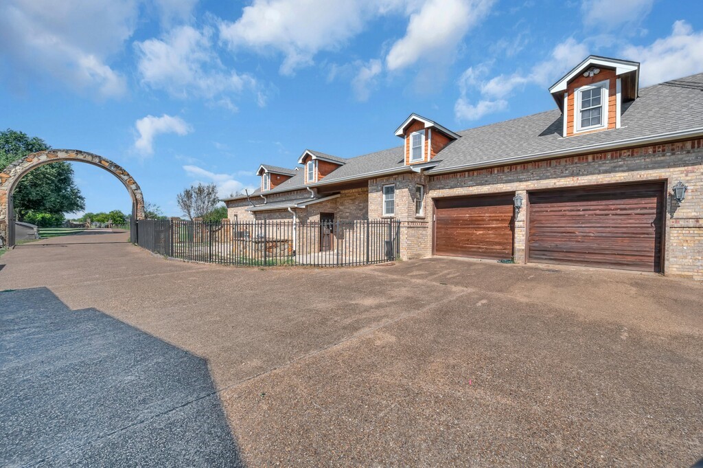 2300 N Rock Creek Road Waco TX 76708