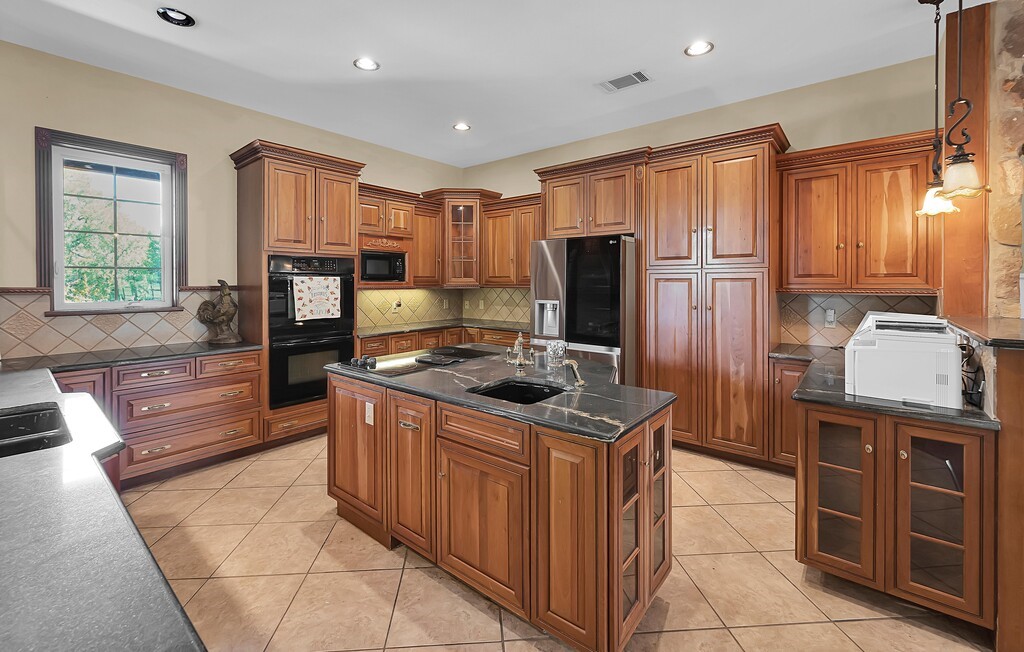 2300 N Rock Creek Road Waco TX 76708