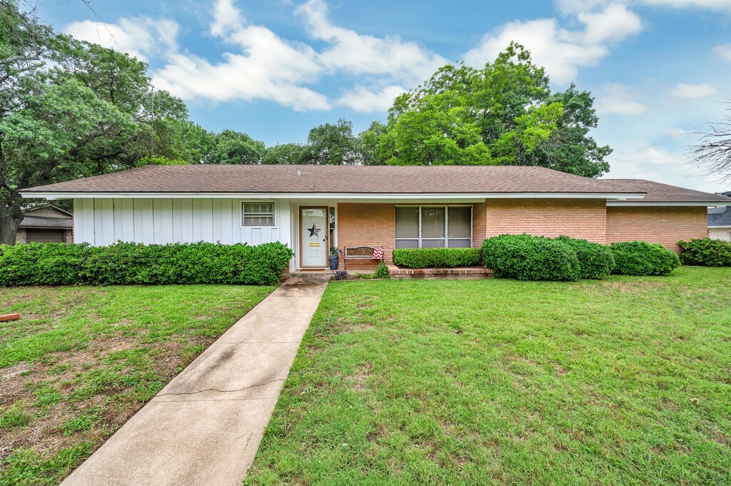 2832 Wooded Acres Drive Waco TX 76710