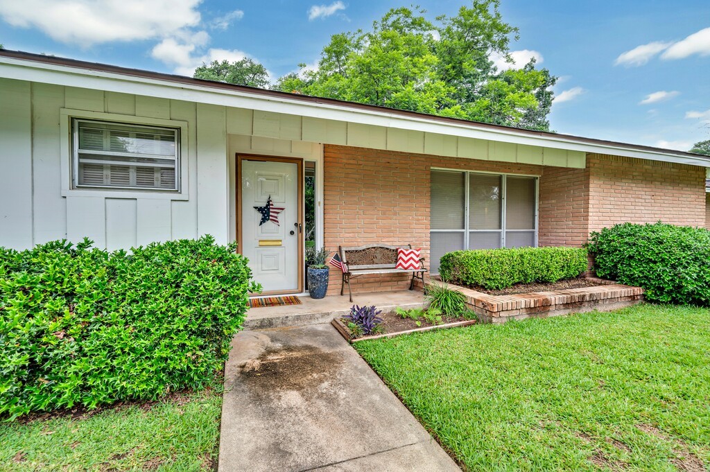 2832 Wooded Acres Drive Waco TX 76710