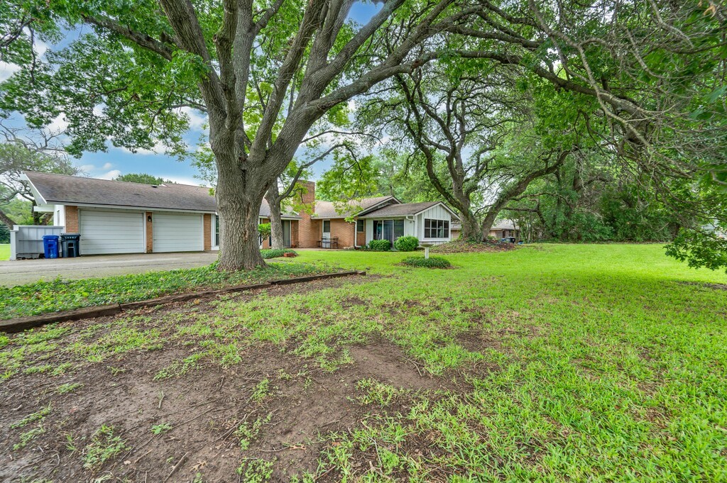 2832 Wooded Acres Drive Waco TX 76710