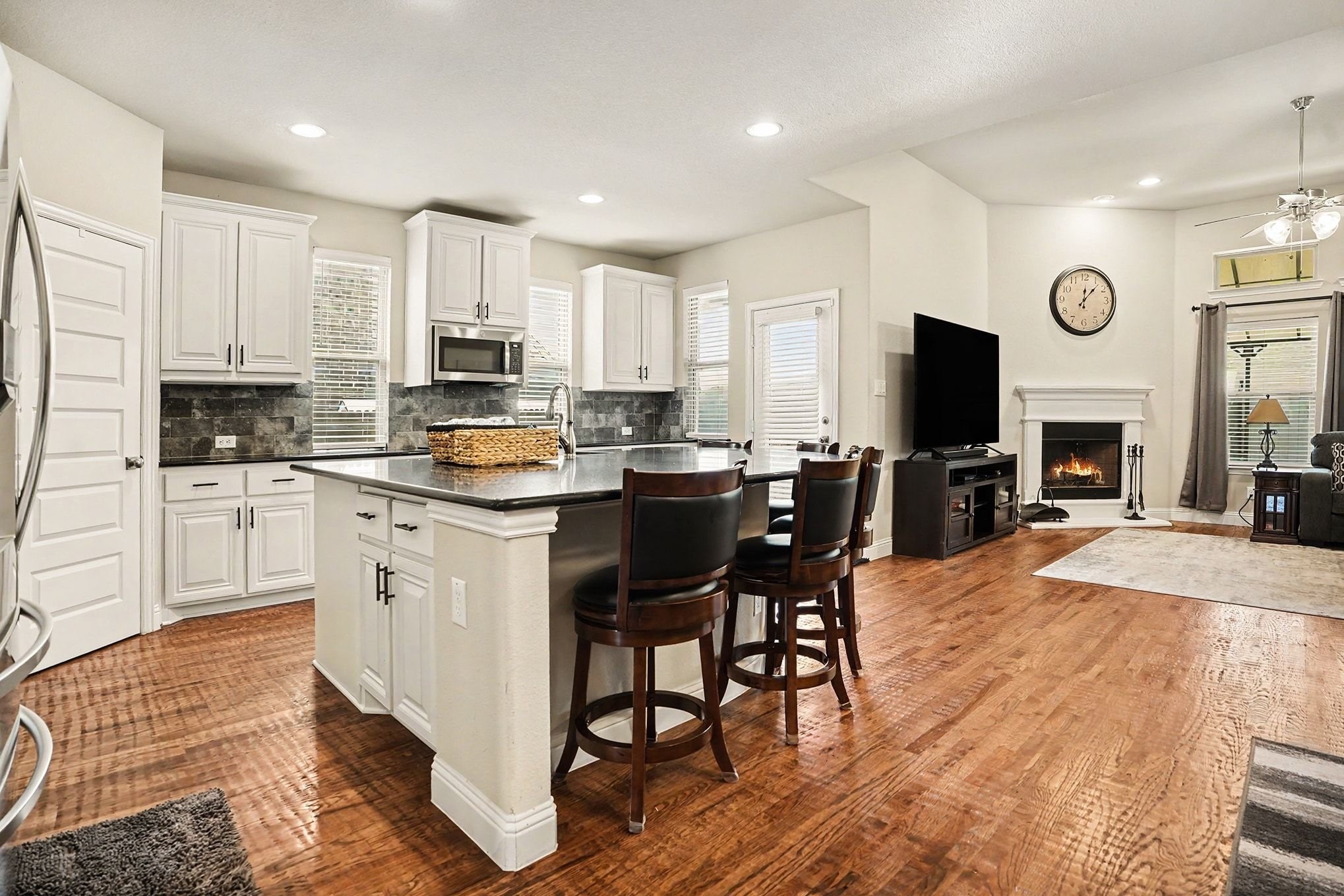 252 Lillian Lane Waxahachie TX 75165