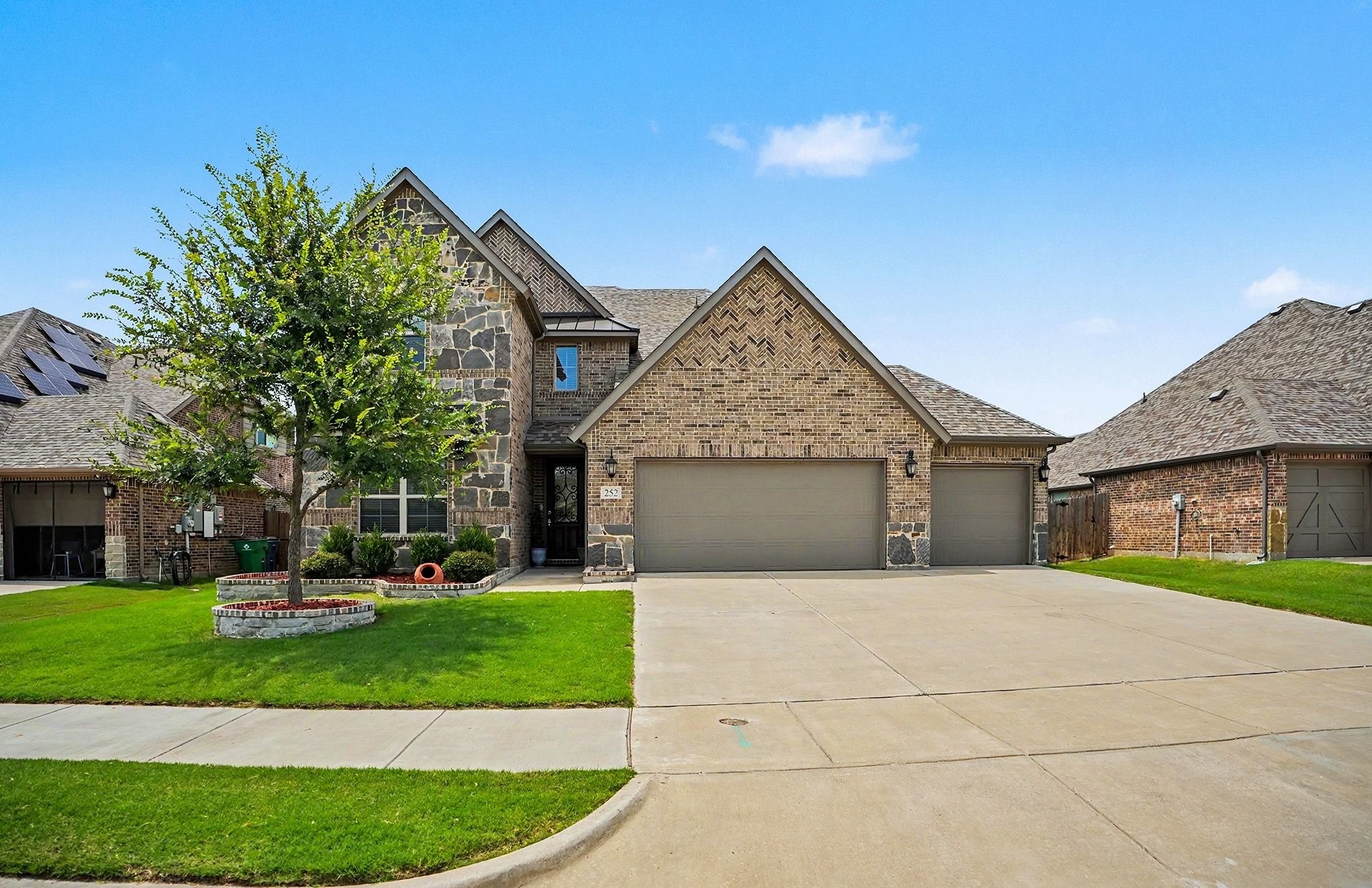 252 Lillian Lane Waxahachie TX 75165
