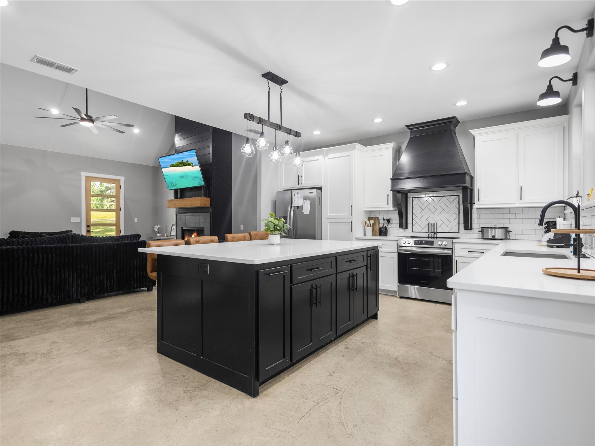 1562 N Willow Oak Road Gladewater TX 75647
