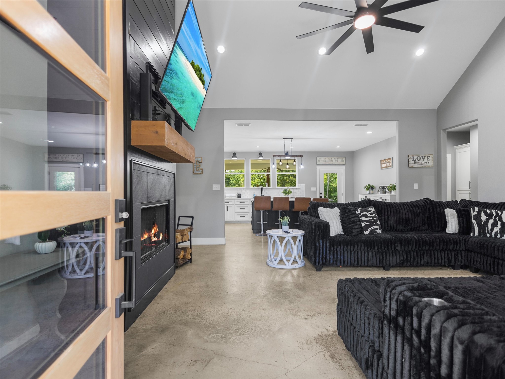 1562 N Willow Oak Road Gladewater TX 75647