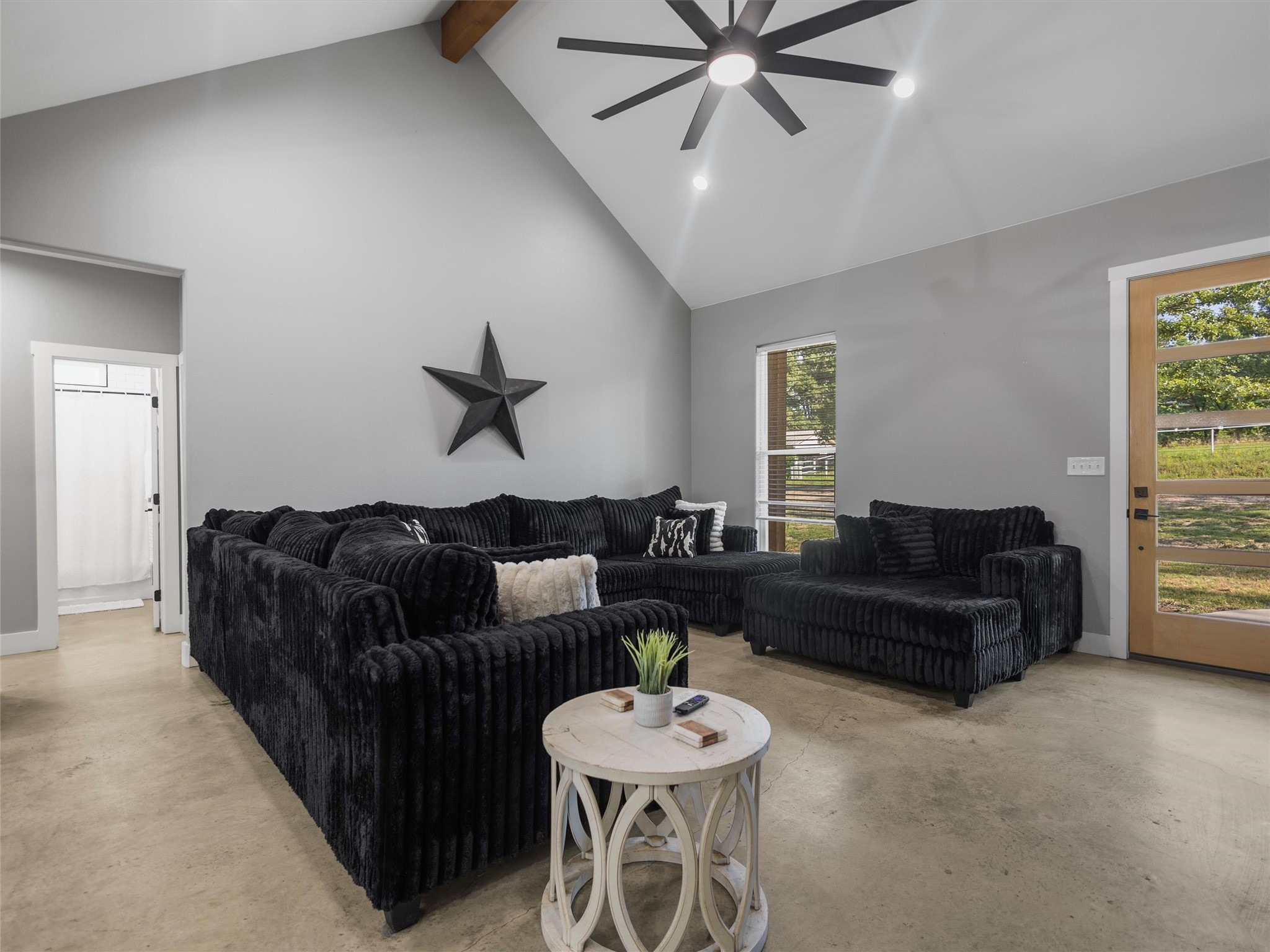1562 N Willow Oak Road Gladewater TX 75647