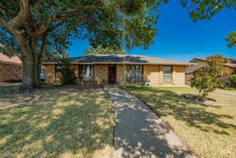 111 Meadowcreek Drive Duncanville TX 75137