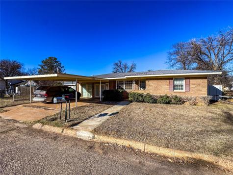 304 SE 2nd Street Knox City TX 79529